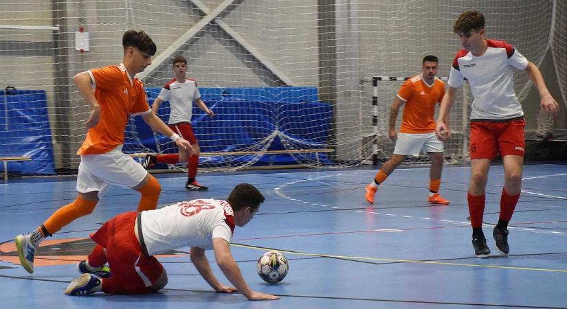 Tízgólos meccsen döntetlen született a vármegyei derbin