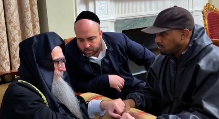 Bocsánatot kért egy rabbitól Kanye West az antiszemita megnyilvánulásai miatt