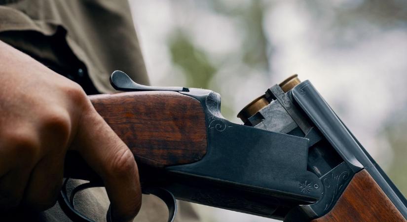 Meglőtte a vadász az ismerősét a zalai településen