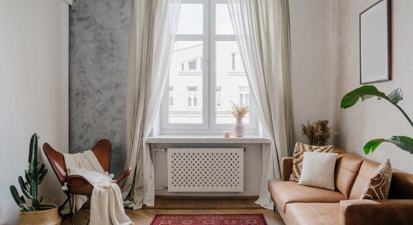 Jó, ha a függöny rálóg a radiátorra? Megvan a megoldás a dilemmára