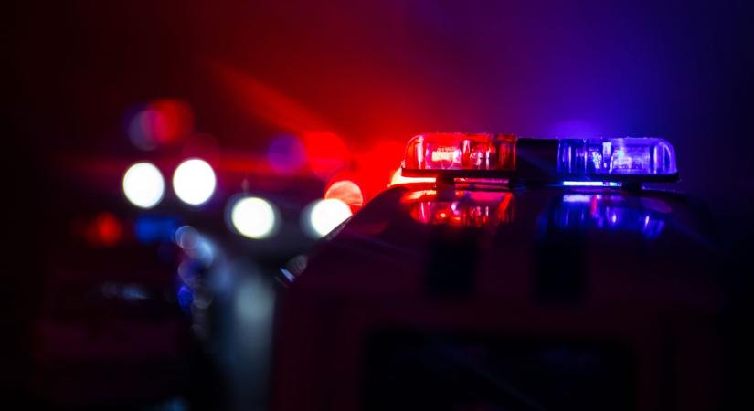 Súlyos baleset Nyíregyházán: négy autó ütközött, az egyik fejtetőre állt (fotókkal)