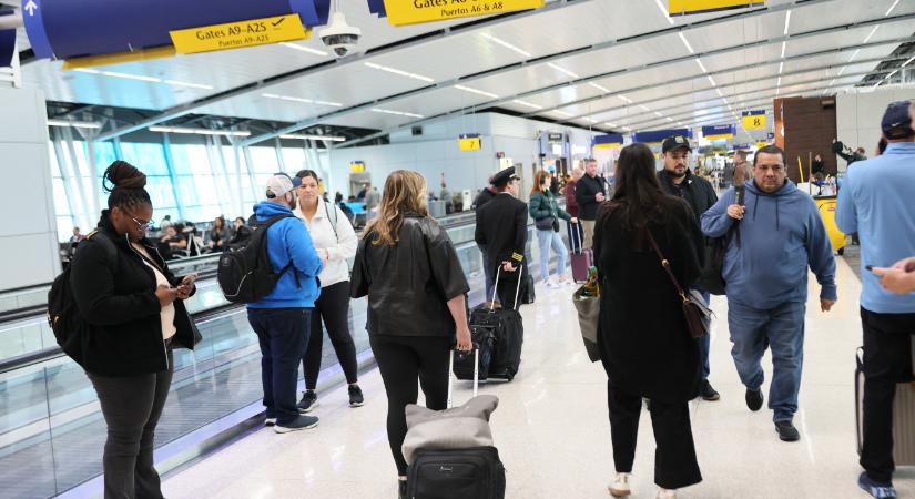 Több ezer repülőjáratot töröltek Amerikában a kormányzati leállás miatt
