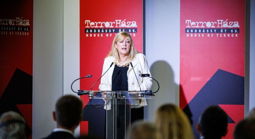 Schmidt Mária Székesfehérváron tart előadást