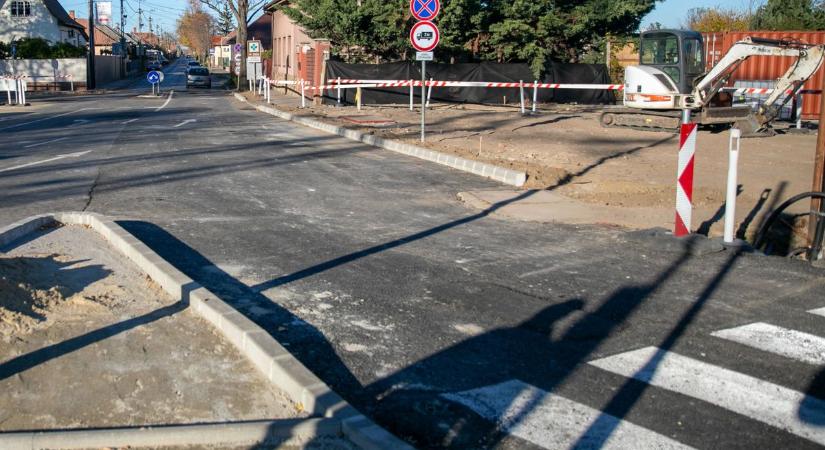 Mérföldkő a debreceni aszfaltbalettben, ott adtak vissza most egy sávot, ahol nagyon-nagyon kellett – fotókkal, videóval!