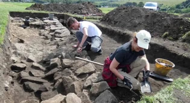 Egyedülálló római drágakő Hadrianus falánál