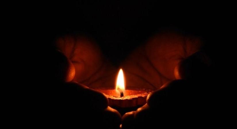 Elhunyt a közismert igazgató, rengetegen gyászolják