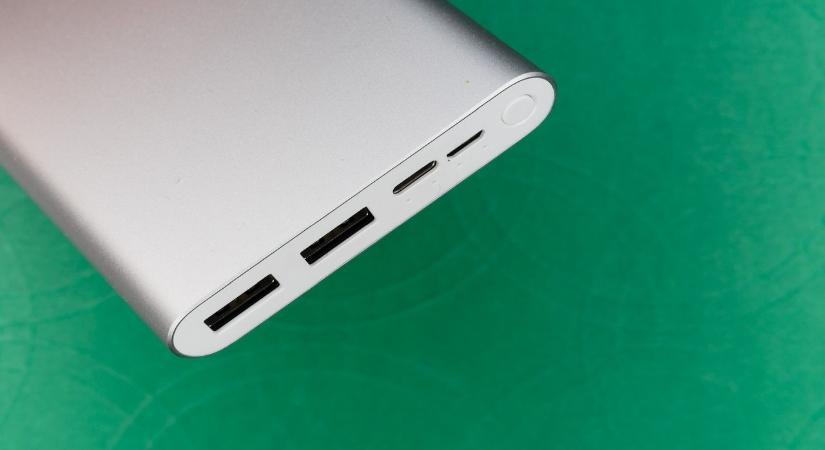 Rémálom: kigyulladt a powerbank, súlyosan megégett egy férfi