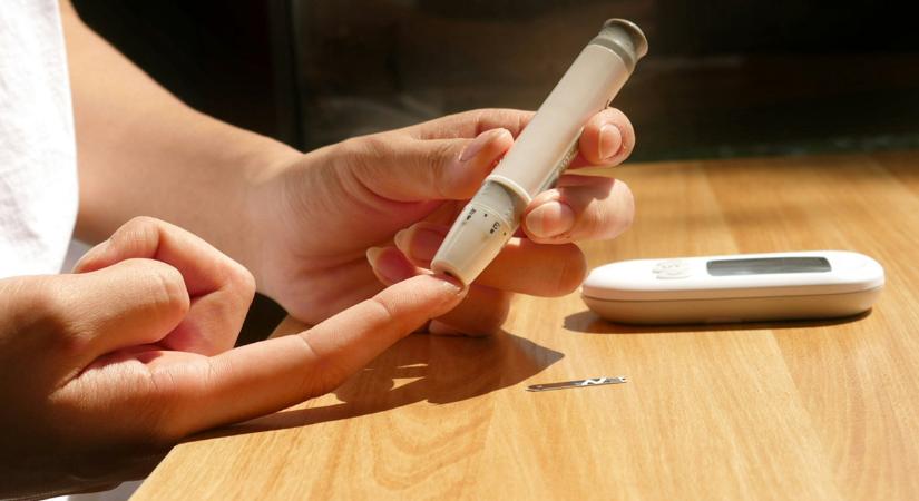 Egy kis odafigyeléssel időben észrevehetjük, ha a gyermekünk cukorbeteg
