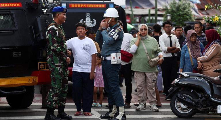 Robbantás egy indonéziai mecsetben: több mint 50-en megsérültek