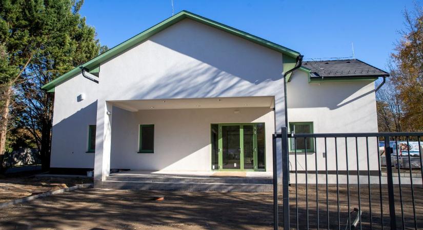 Az új rendezvényház a világhírű helyi fogathajtó lovának nevét fogja viseli – fotók