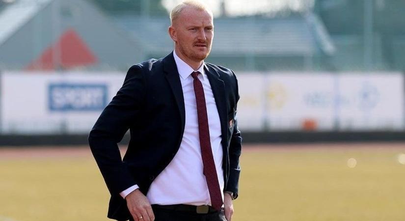 Alig egy hét alatt kell nagyot alkotnia a Dorogi FC új vezetőedzőjének, Csizmadia Csabának