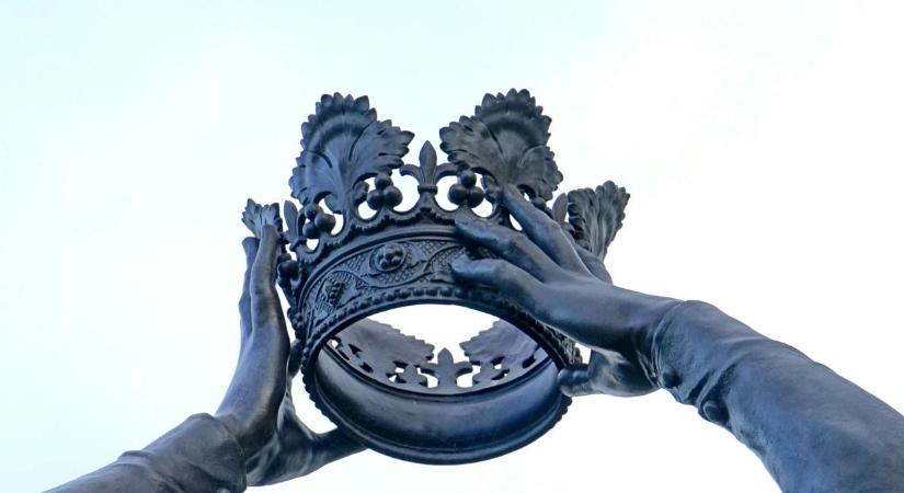 Döbbenetes: a király bevallotta, hogy gyerekkorában embert ölt