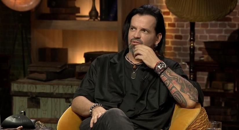 Gólyahír: megszületett Fejes Tamás kislánya