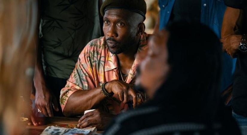 Jurassic World: Újjászületés: Amikor a dínók alakítása erősebb, mint a színészeké (kritika)