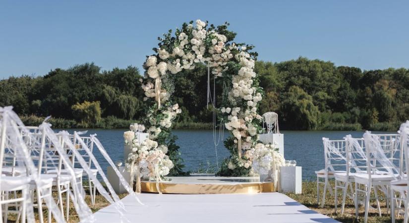 Családi botrány az esküvő előtt – a menyasszony nem akar gyerekeket látni az esküvőjén