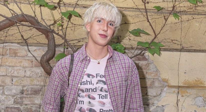 WhisperTon rátalált az igazira, egy plázában jött szembe vele