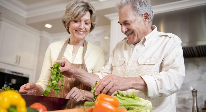 65 éves kor felett szinte kötelező fogyasztani ezeket az ételeket: súlyos betegségeket kerülhetsz el