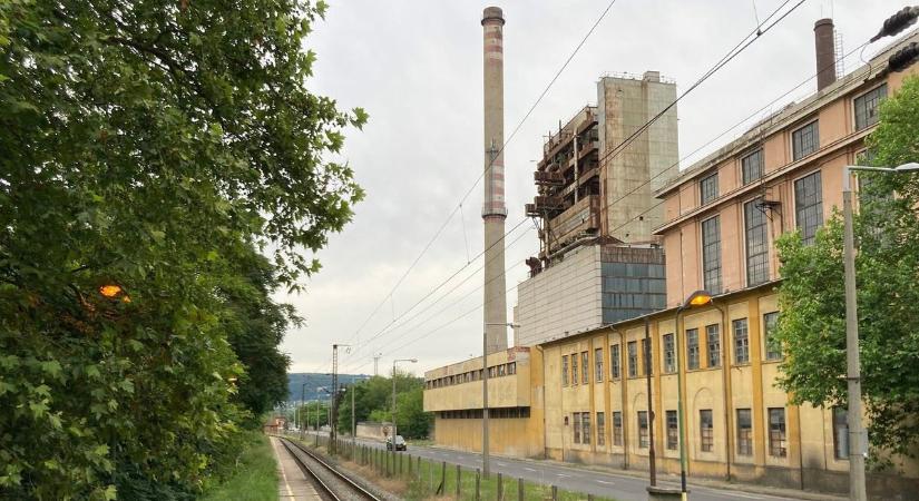 Így néz ki ma az elhagyatott óriás, urbex fotókon a Bánhidai Erőmű