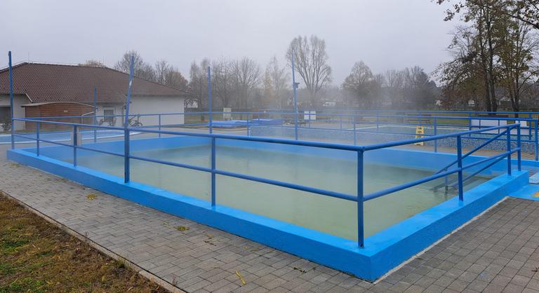 Nem tudott kinyitni Pest vármegye legolcsóbb gyógyvizes fürdője, kiderült, mi az oka