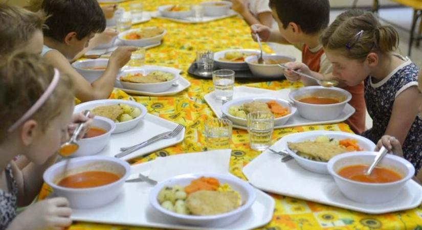 470-en kaphattak ételmérgezést a XIII. kerületben – a hatóságok kiemelt ügyként kezelik a helyzetet