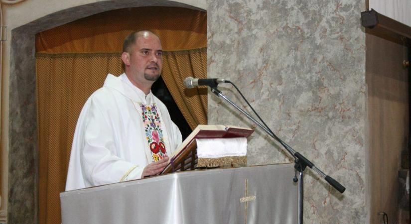 Búcsúzik Hevestől Liga Konrád atya