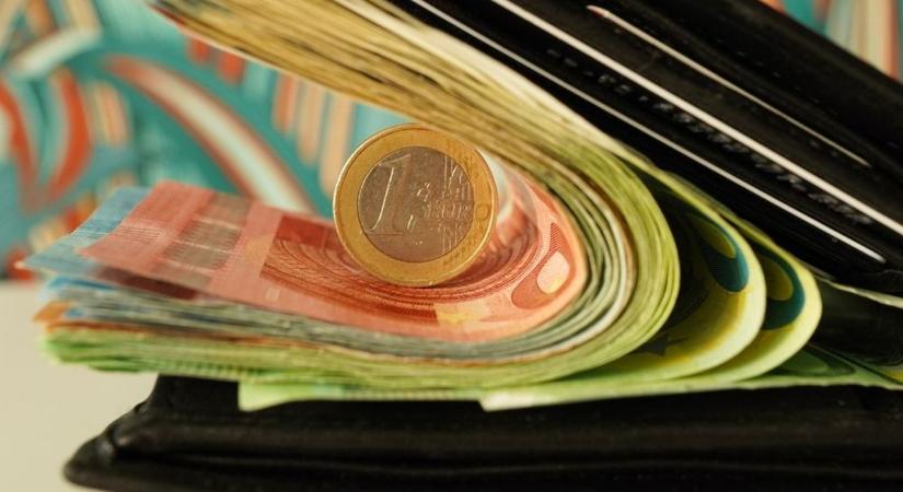 Papír van róla: még mindig van olyan ország, ahol készpénz nélkül megállna az élet