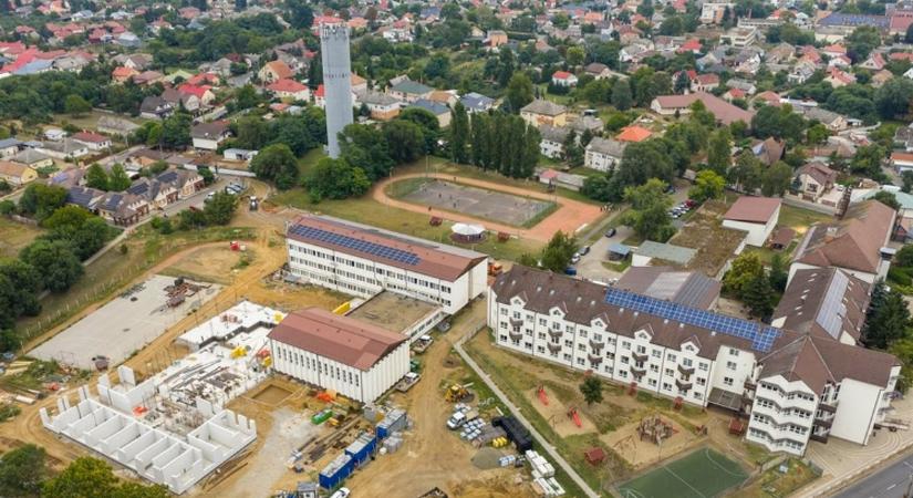 Tanulmányi tömb és négyszintes kollégium épül Nagykállóban (fotókkal)