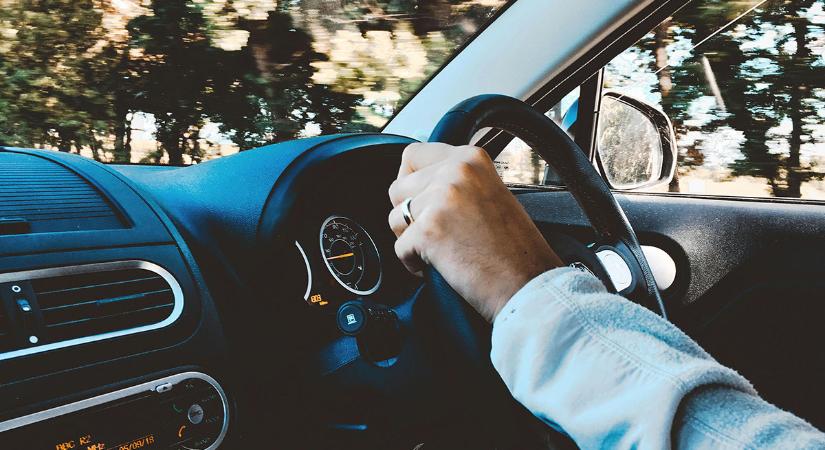 Indokolatlan manőver, súlyos kár – börtönbe kerülhet a szarvasi férfi