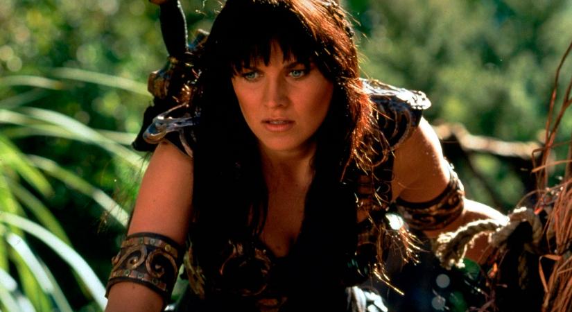 Azonnal lefordulsz a székről, így néz ki 57 évesen Xena, azaz Lucy Lawless