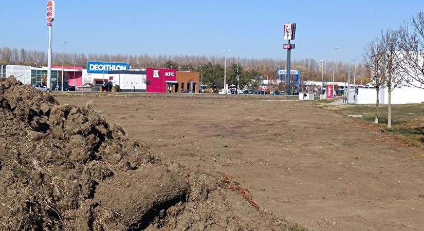 Rengeteg földet szedtek ki a mélyből, hihetetlen dolog készül egy vidéki nagyvárosban