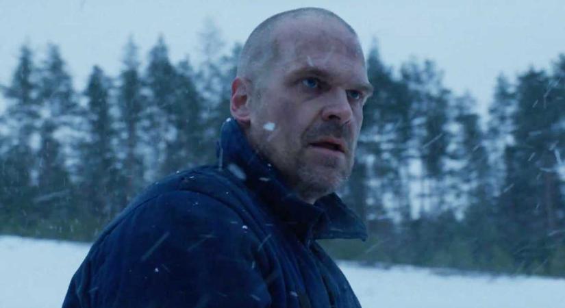 Megerősítést nyert, hogy tényleg volt valami balhé a Stranger Things két sztárja között, az ötödik évad premierje pedig egyfajta kármentés lehetett David Harbour számára
