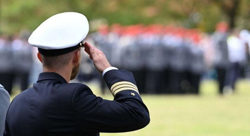 Lázadnak a németek a sorkötelezettség visszaállítása ellen