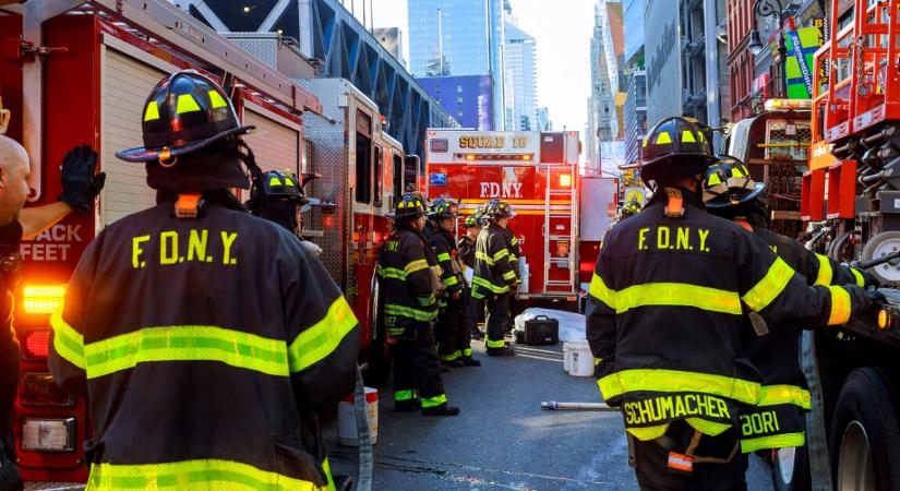 Több tűzoltó is súlyos égési sérüléseket szenvedett egy robbanásban