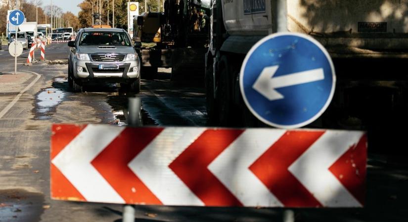 Itt a válasz! Kiderült, mikor szűnik meg végre a lezárás a forgalmas debreceni úton