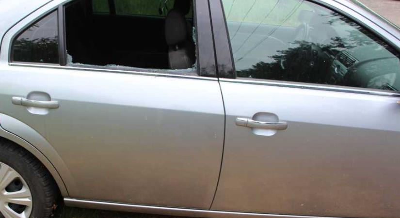 Autókat tört fel egy férfi Szentes és Csongrád környékén