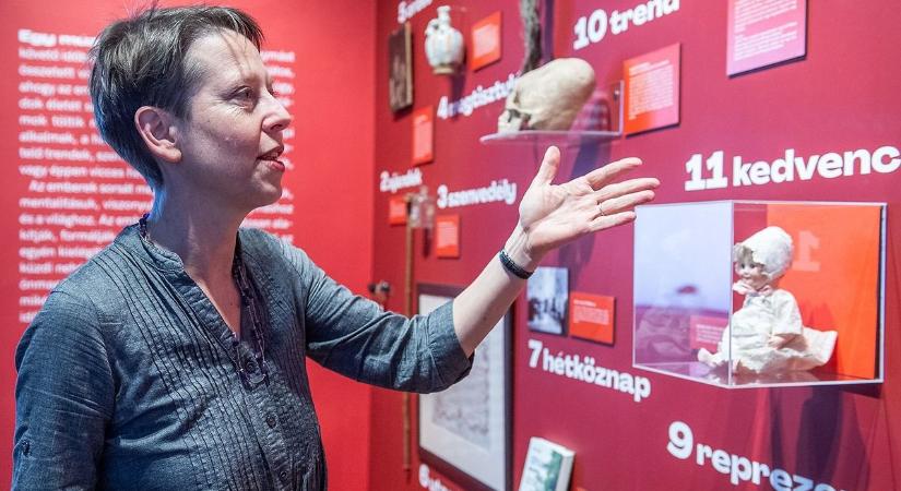 „Ebben nyakig benne voltam” - Interjú Izinger Katalin kurátorral