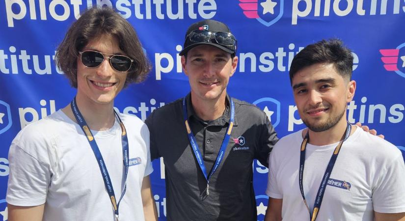 Nyíregyházi hallgatók a világ egyik legnagyobb repülőtalálkozóján