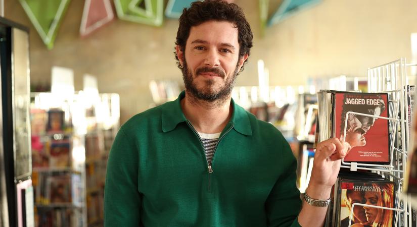Bármit, csak ezt ne – Ahogy Adam Brody rajong a feleségéért, az már szinte egy Disney sztori