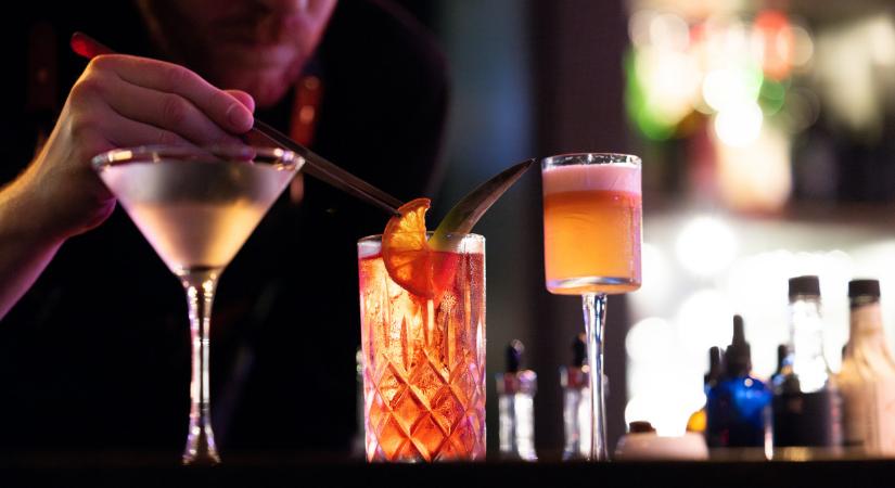 Nem hiszed el, mennyibe kerül egy koktél a világ legjobb bárjában: ilyet máshol nem iszol