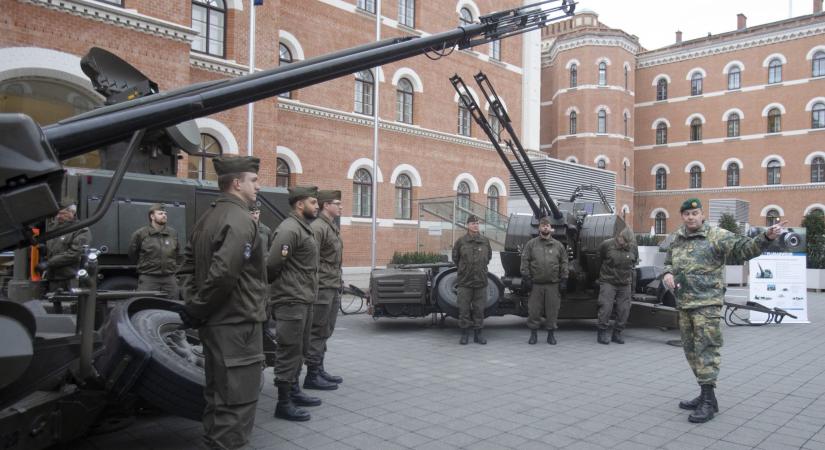 Felfegyverezni Európát – Másfél milliárd eurót biztosítanak a védelmi iparra