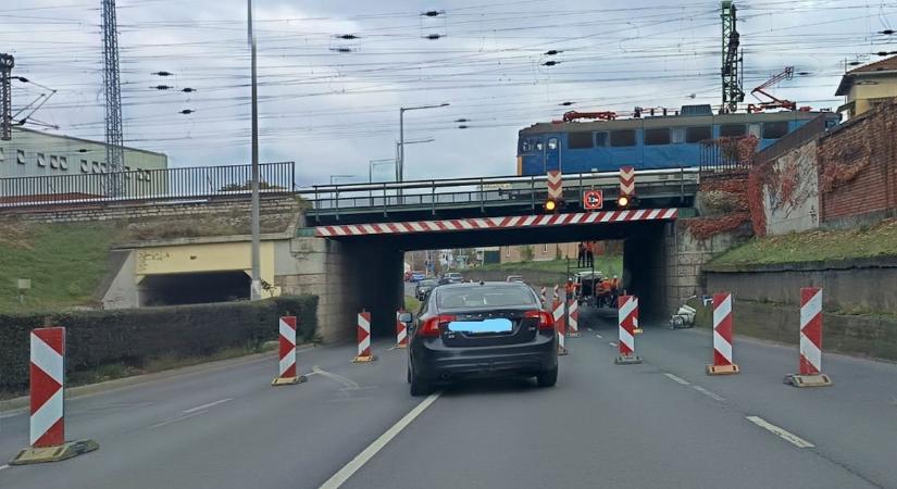 Autósok, figyelem! Ezeket érdemes ma elkerülni Szombathelyen