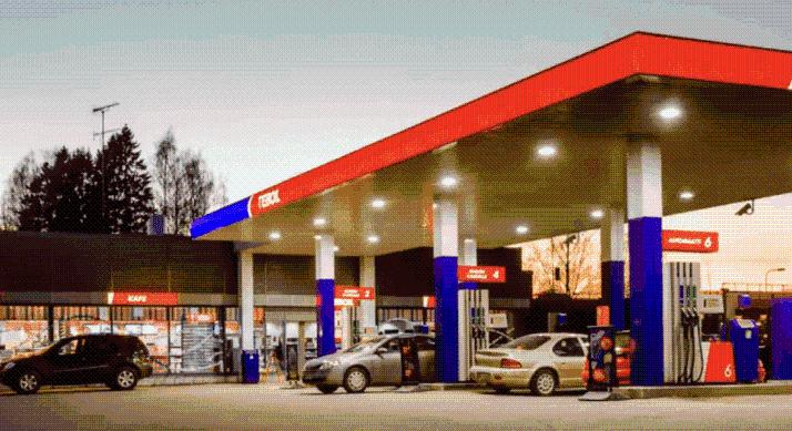 Benzinkutak zártak be a Lukoil szankciók miatt – Finnországban már benzinhiány van