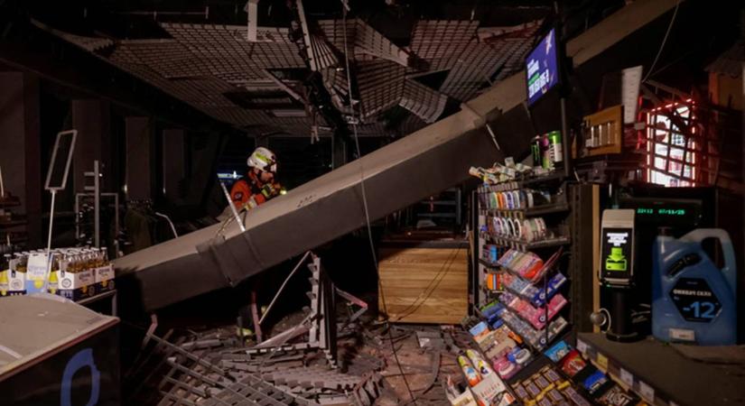 Megbénította Ukrajnát a legújabb orosz csapás, leállt a metró, órákat késnek a vonatok