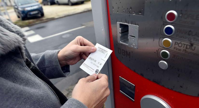 Hamarosan megszűnik a hétvégi ingyenes parkolás