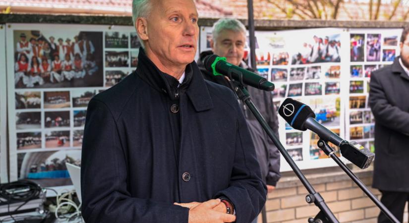 Soltész Miklós: Nekünk, magyaroknak is van Teréz anyánk