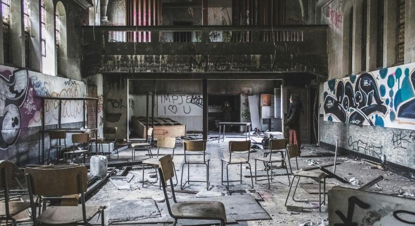 Egyetlen éjszaka ürítették ki egy hazai intézetet, a személyes tárgyak évek óta érintetlenül állnak