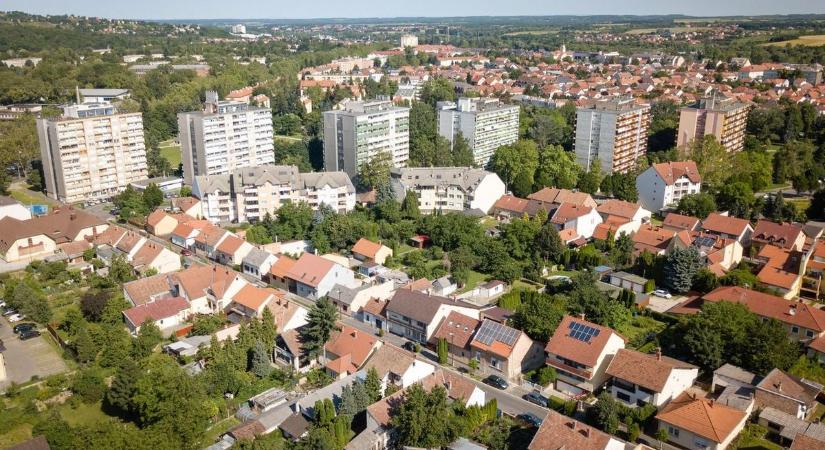 Van egy jó tippünk, hogy ne az utcát fűtsd! Sok százezerbe kerülne, de most ingyen van, és még a házad értékét is növeli