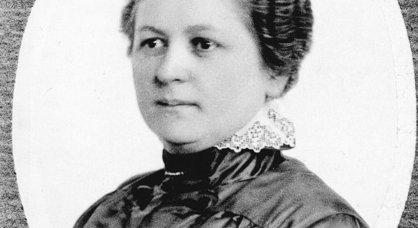 Fordulatos női sorsok