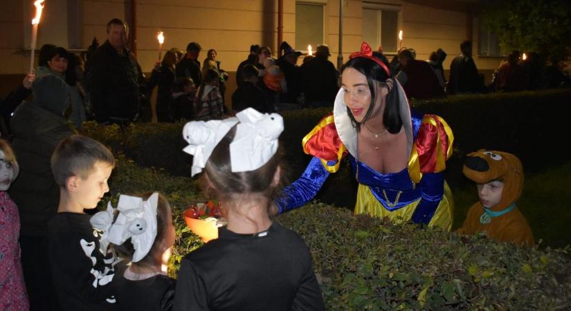 Varázslatos felvonulás volt a hajdú-bihari városban, már az is biztos, hogy lesz folytatás