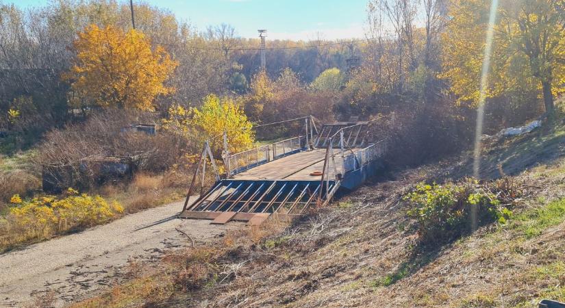 Egykor a Tisza egyik legforgalmasabb pontja volt, ma már az enyészeté a tápéi rév – galériával